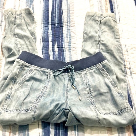 WHBM,The Tapered Ankle,Sinfully Soft Soft Pants, Excellent Condition, 8 - Picture 5 of 10